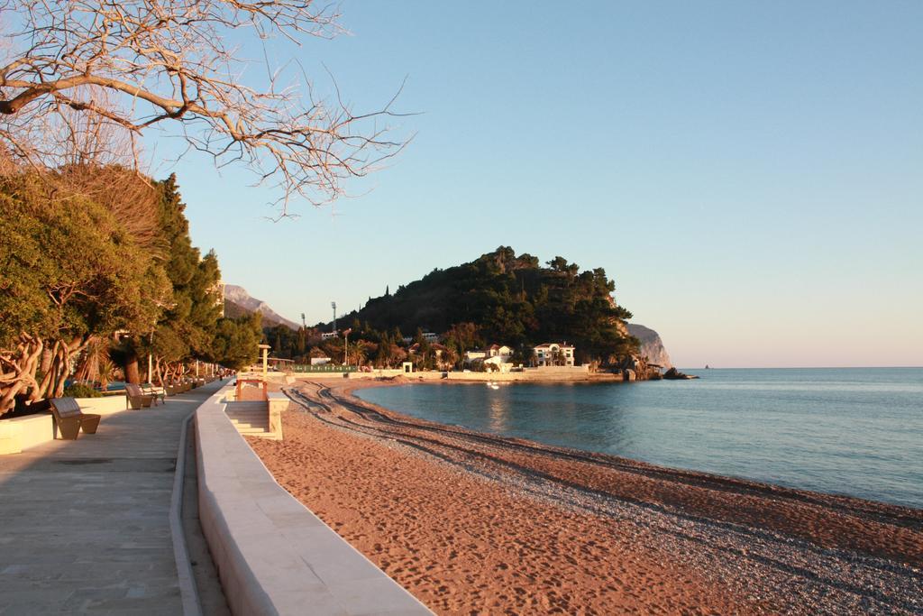Vasiliki Seaside Apartments Petrovac Buitenkant foto