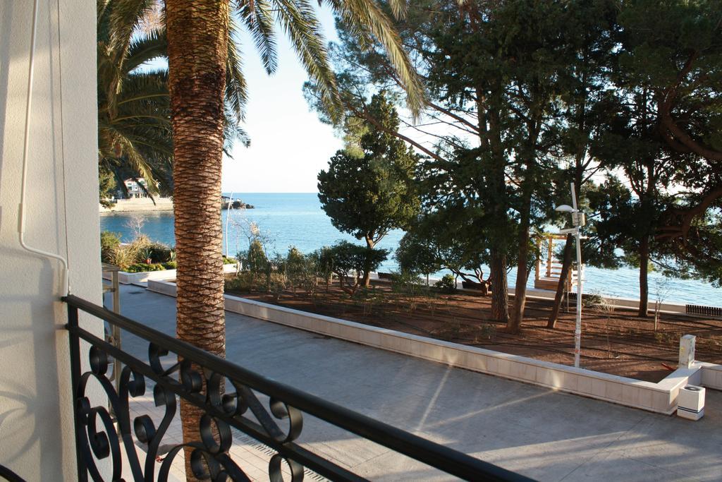 Vasiliki Seaside Apartments Petrovac Buitenkant foto