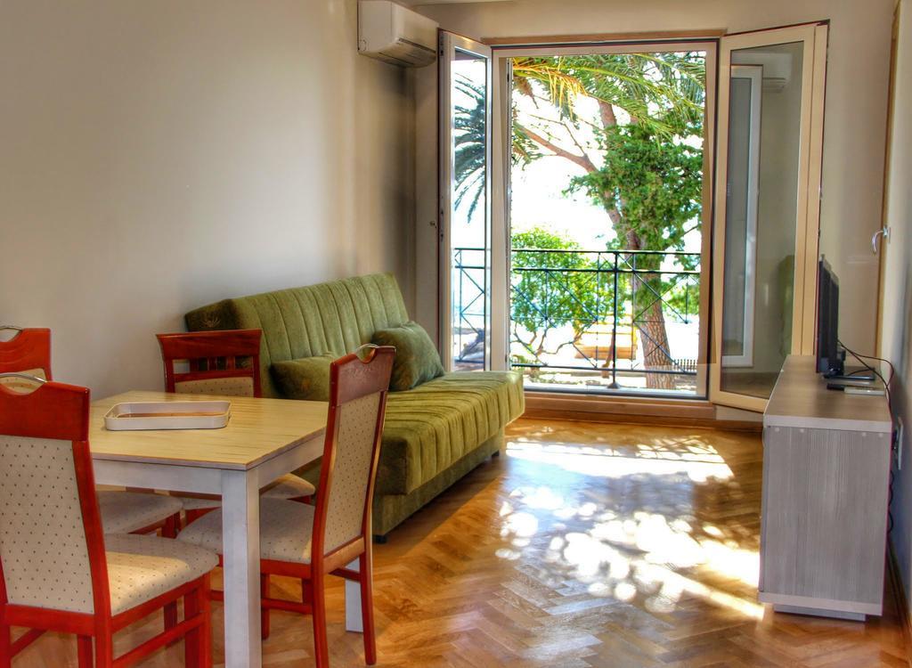Vasiliki Seaside Apartments Petrovac Buitenkant foto